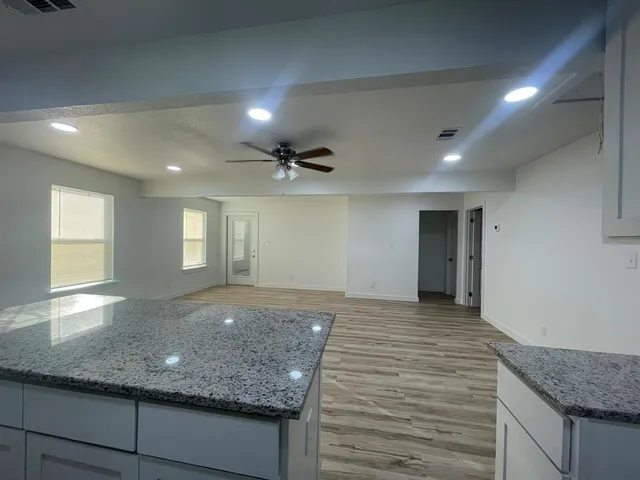 $284,900 | 2512 East Overton Road, Dallas, TX 75216