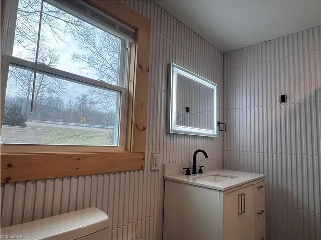 $170,000 | 13886 Danville Pike, Laurel Fork, VA 24352