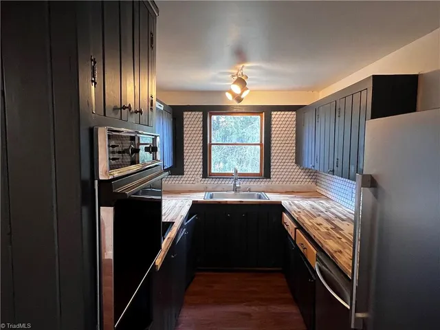 $170,000 | 13886 Danville Pike, Laurel Fork, VA 24352