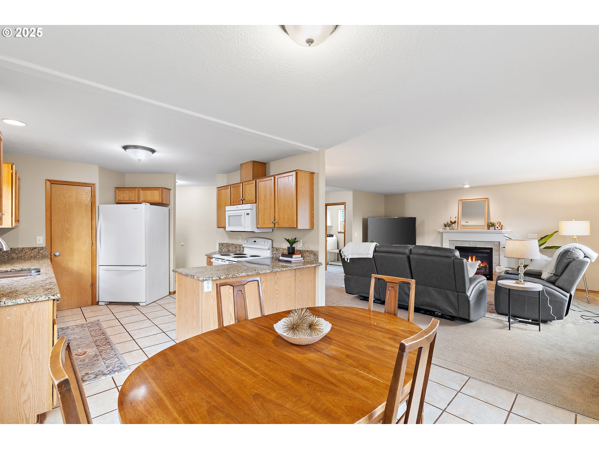 20794 Walnut Street Northeast Aurora, OR 97002 - Photo 11 of 36 Great Room