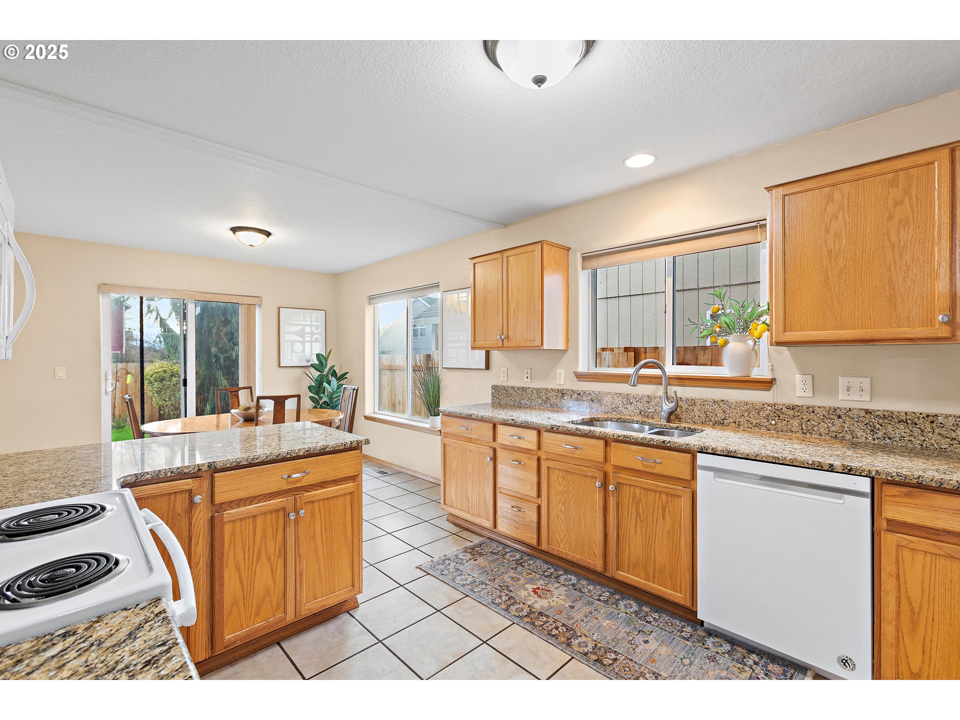 20794 Walnut Street Northeast Aurora, OR 97002 - Photo 16 of 36 Kitchen