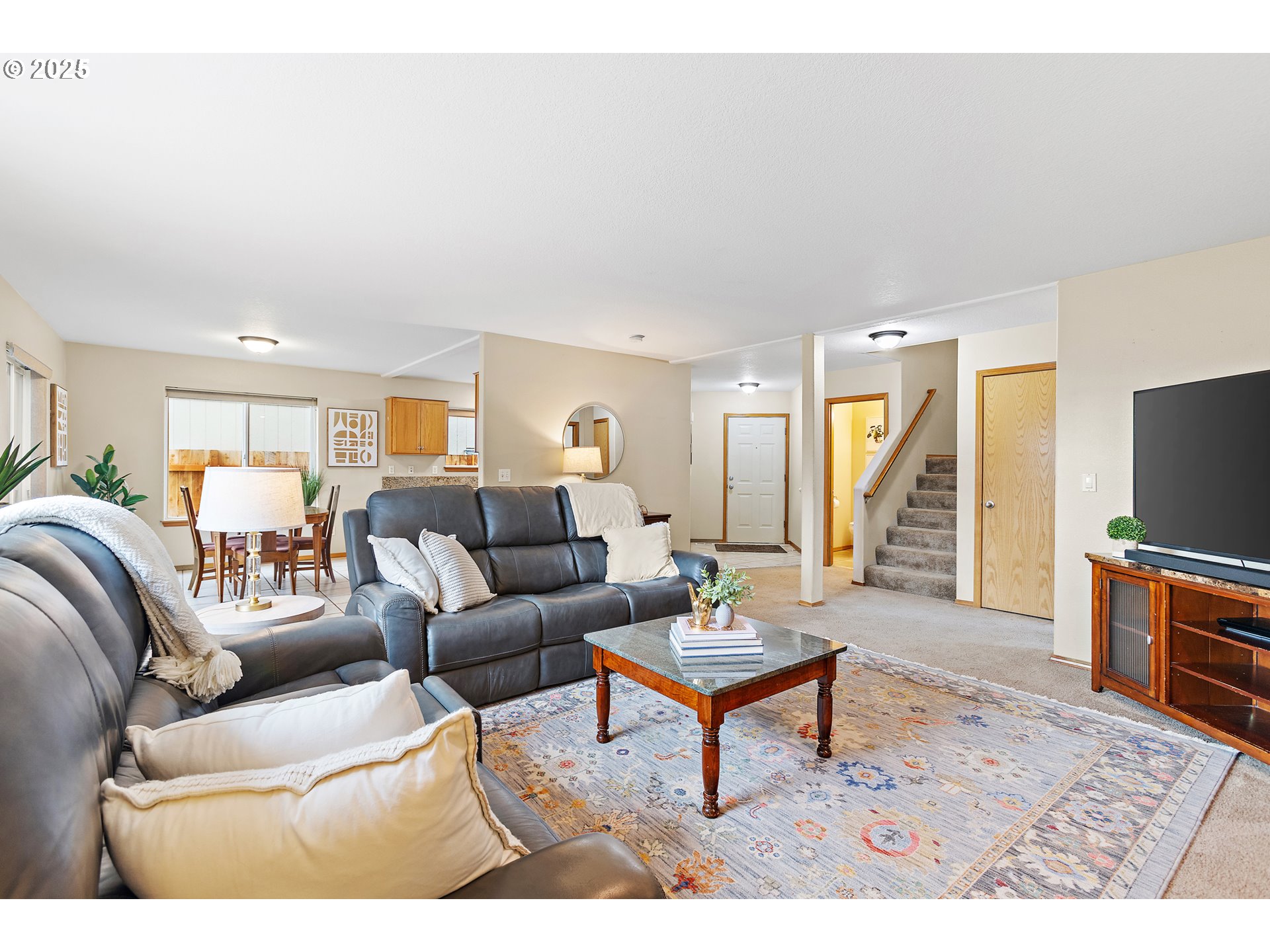 20794 Walnut Street Northeast Aurora, OR 97002 - Photo 8 of 36 Great Room