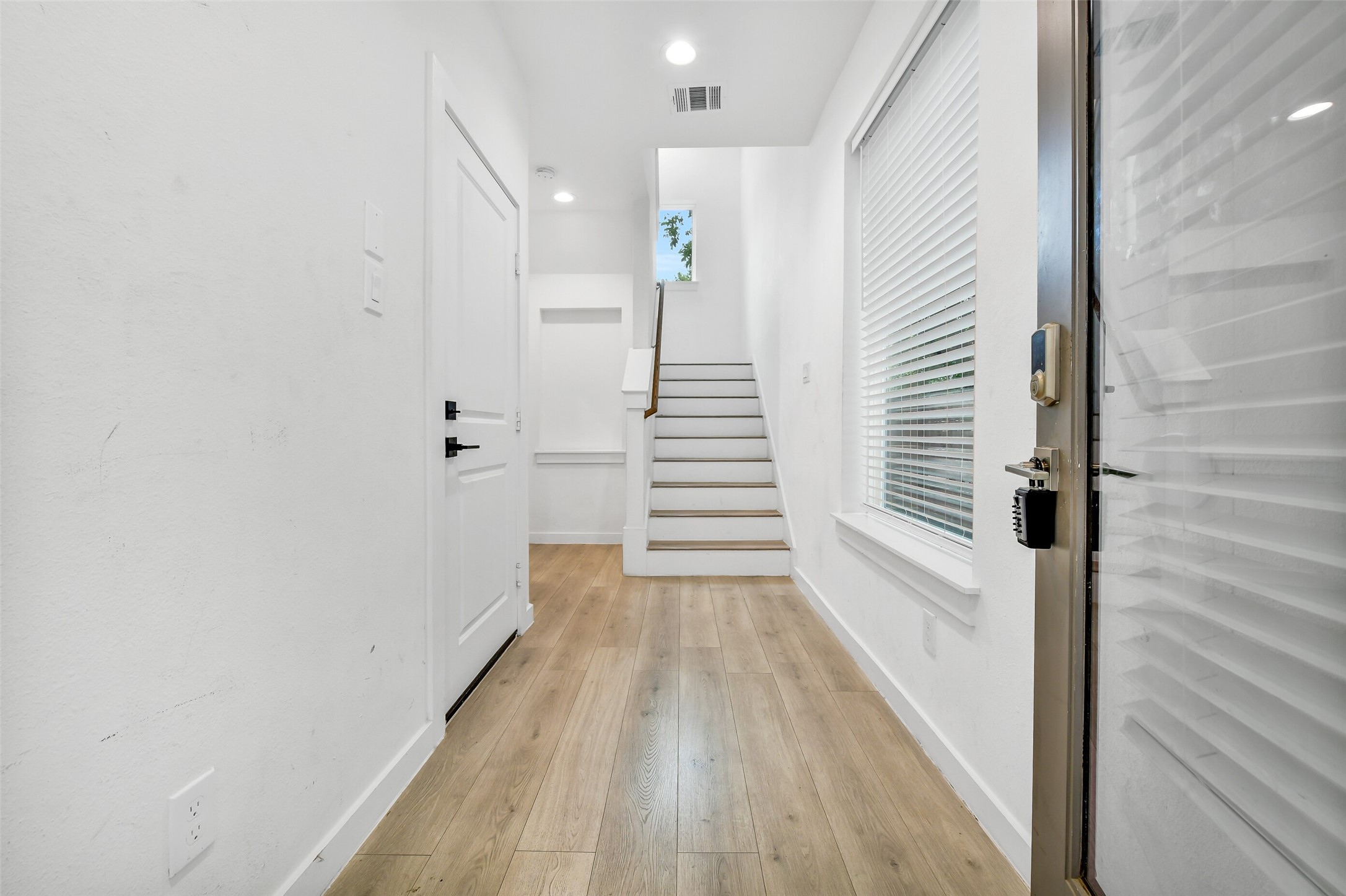 3403 Daphne Street, Unit C Houston, TX 77021 - Photo 2 of 27