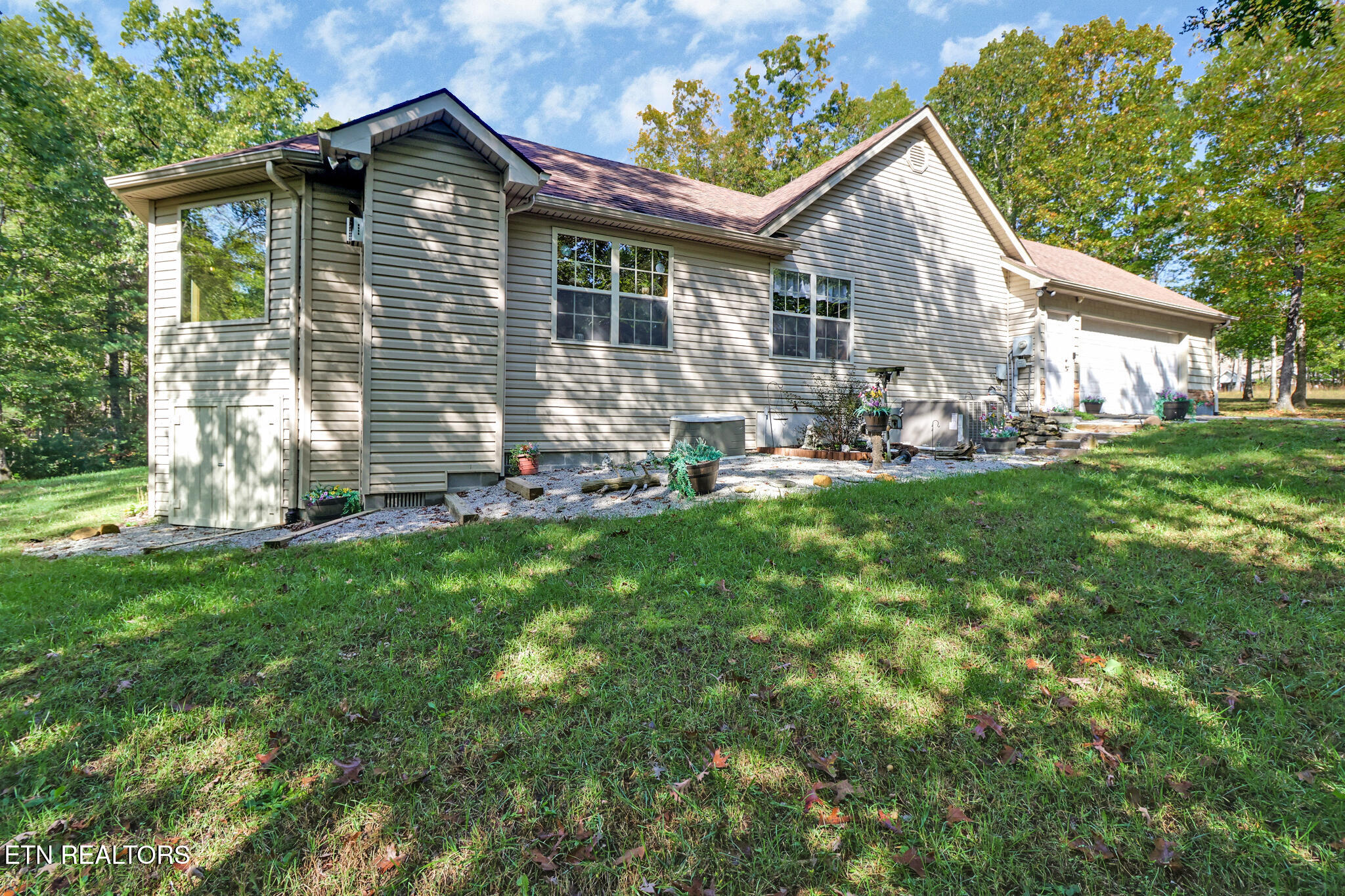 224 Victoria Circle Jamestown, TN 38556 - Photo 6 of 51 if1a1099-if1a1103