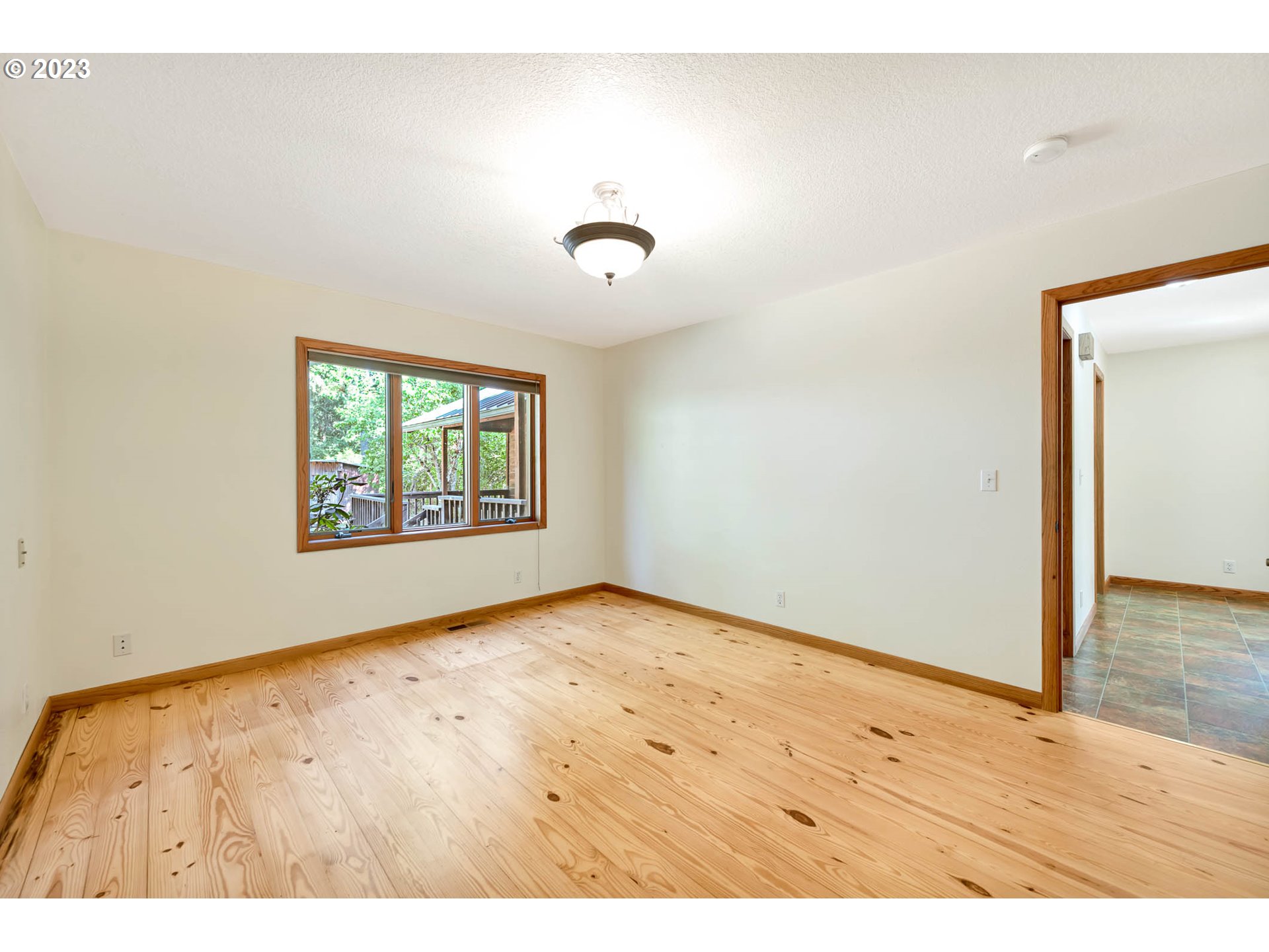 77383 Mosby Creek Road Cottage Grove, OR 97424 - Photo 21 of 48 Bedroom