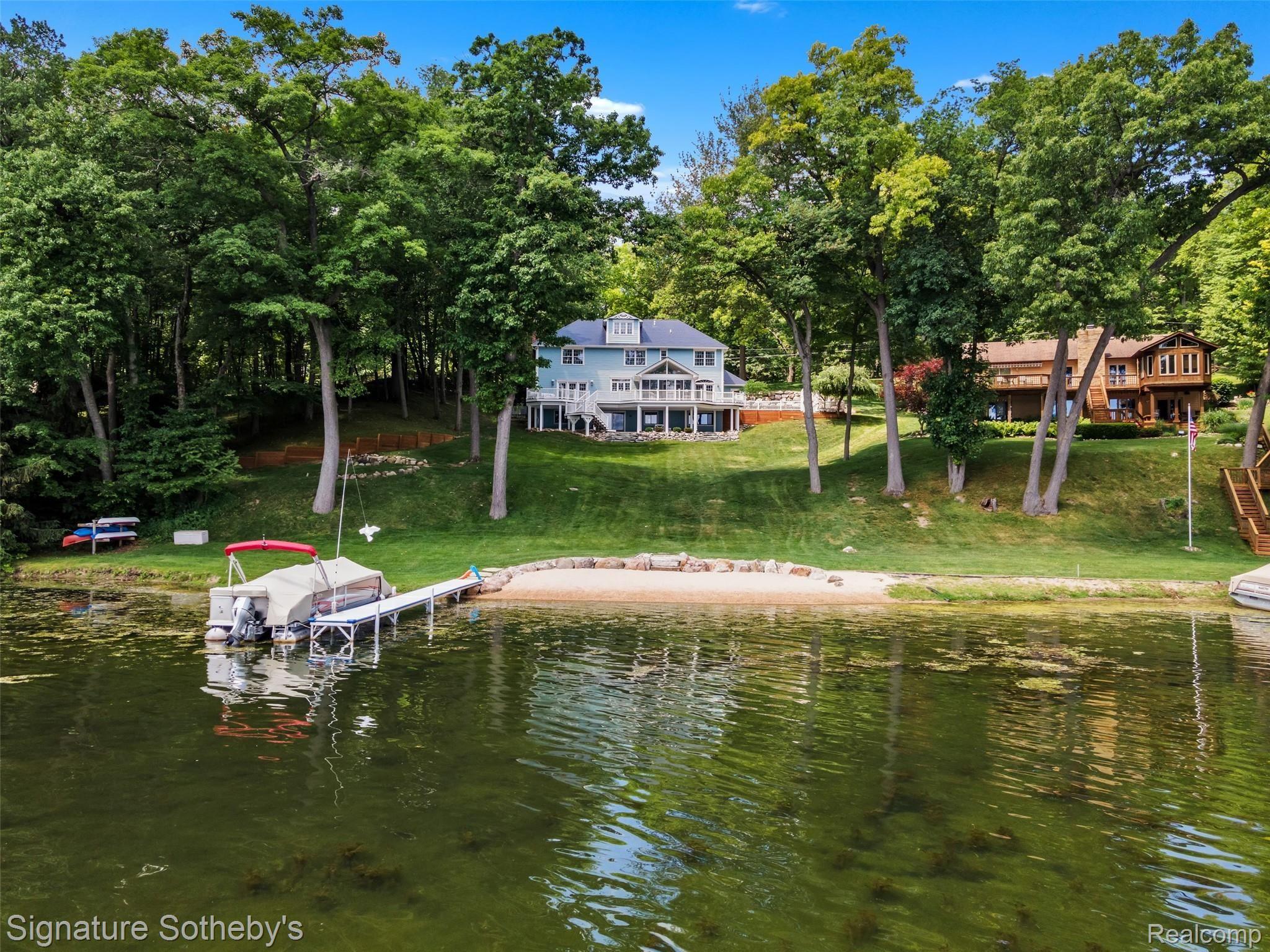 8810 Tipsico Lake Road Holly, MI 48442 - Photo 8 of 66 B8C3DECF-1545-4A39-AFC7-24D512AA5BFA.jpeg