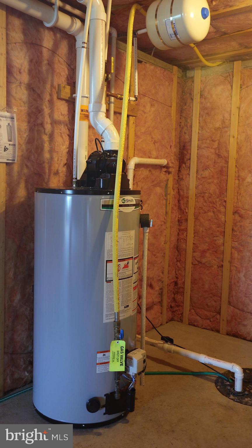1900 Speedwell Road Lancaster, PA 17601 - Photo 28 of 48 LIKE-NEW GAS WATER HEATER