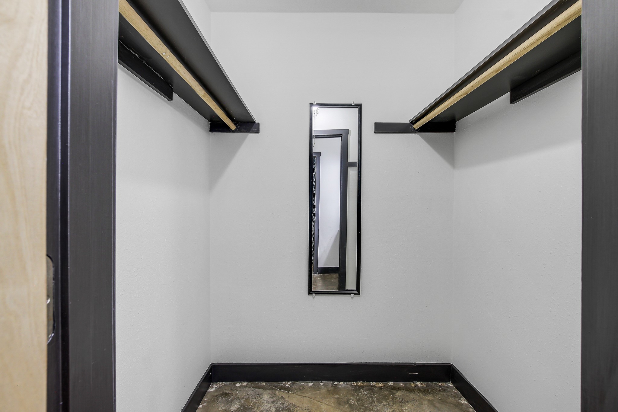 2124 Burton Drive, Unit 164 Austin, TX 78741 - Photo 20 of 37 a view of small space