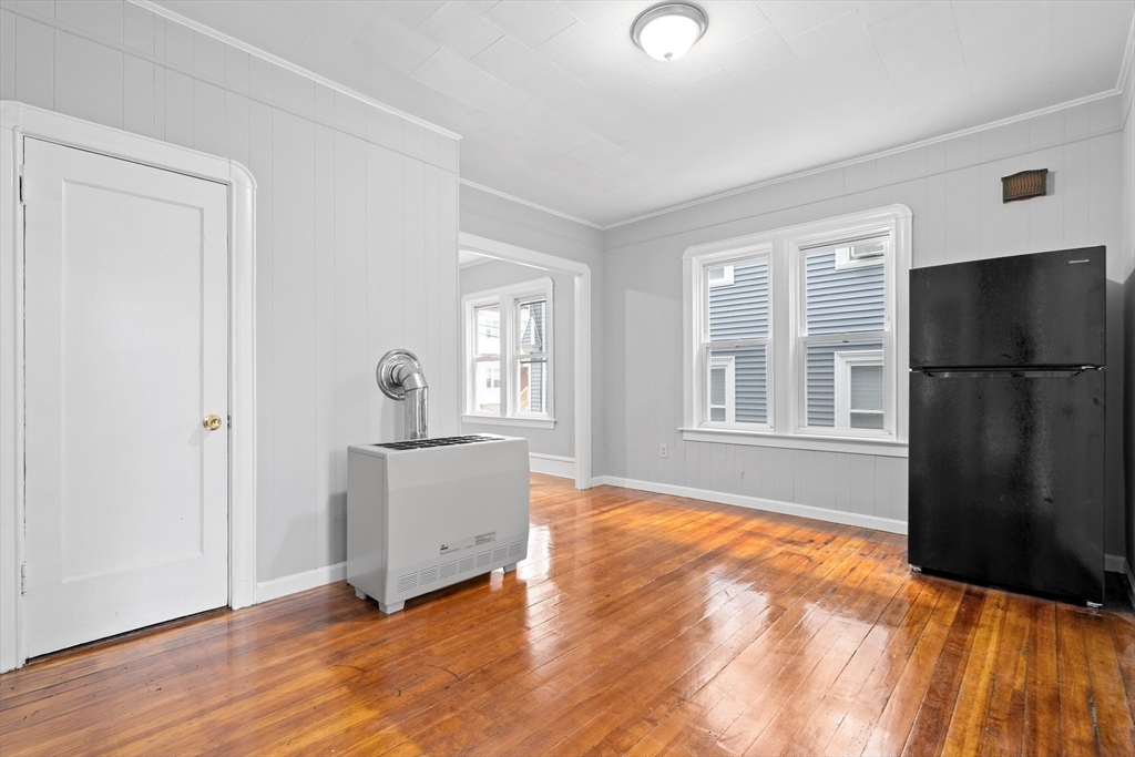 570 William Street Fall River, MA 02721 - Photo 8 of 42 Gallery Image 8
