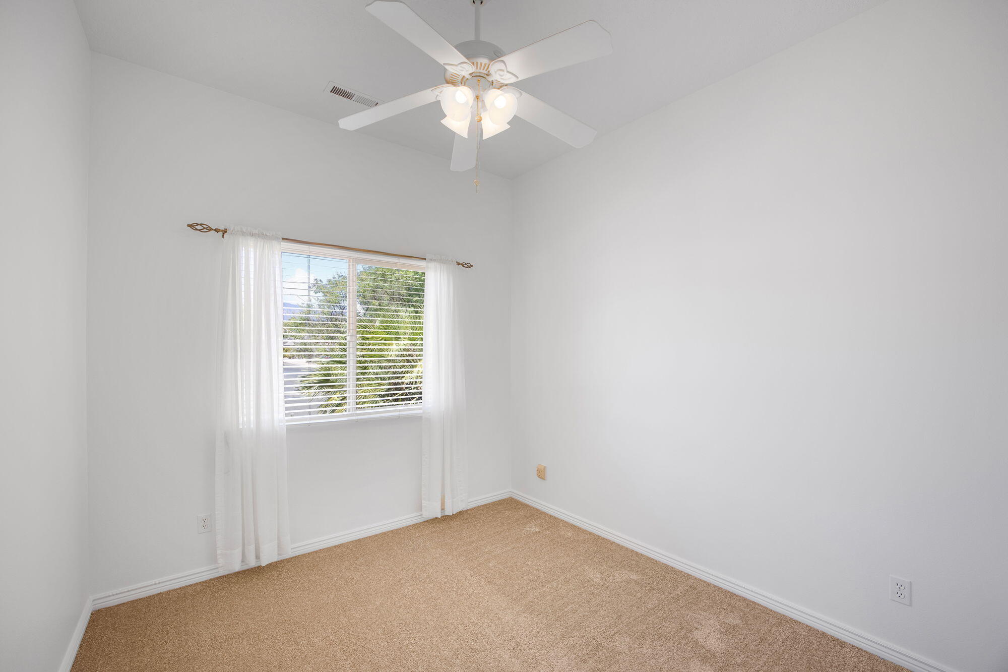 2412 East 50 S Street St. George, UT 84790 - Photo 20 of 38 25-web-or-mls-UH2A6439