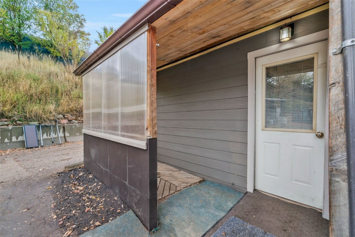 250 South Spruce Street Hayden, CO 81639 - Photo 37 of 46 a backyard of a house