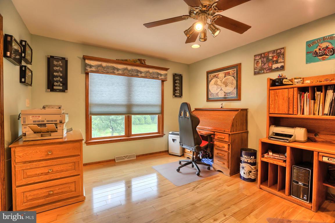 823 Power Road Manheim, PA 17545 - Photo 21 of 66