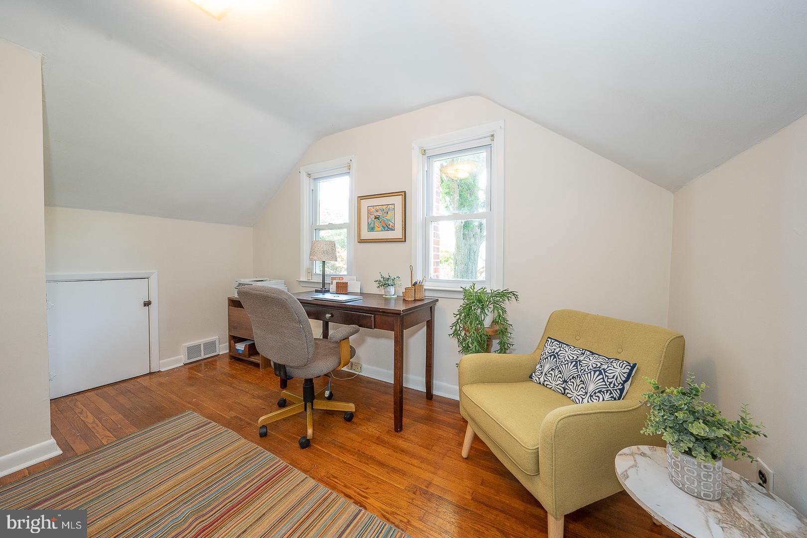306 Prichard Lane Wallingford, PA 19086 - Photo 23 of 29 Third Bedroom Upstairs