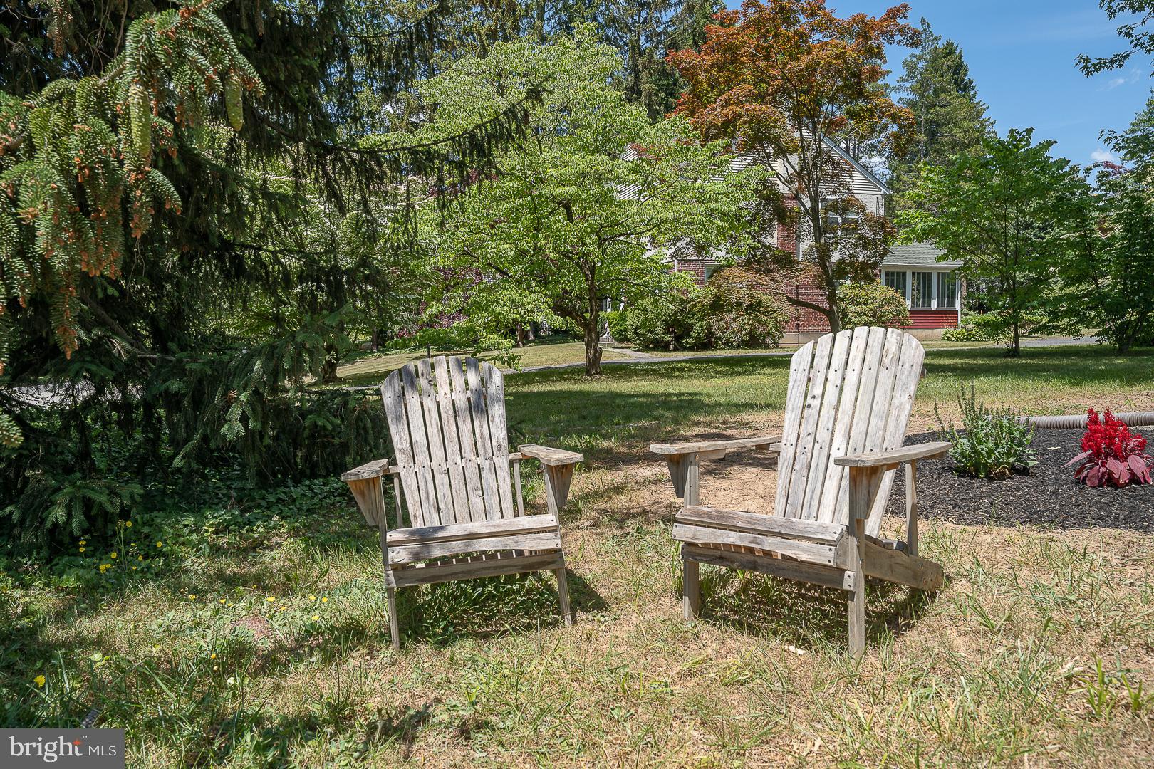 306 Prichard Lane Wallingford, PA 19086 - Photo 28 of 29 Inviting Front Yard