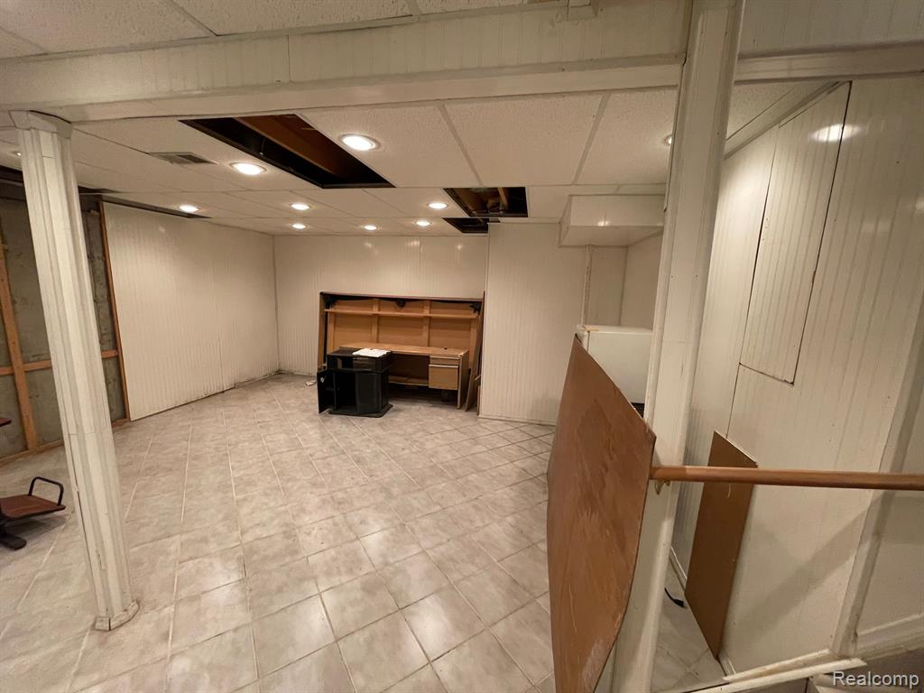 29721 Farmington Road Farmington Hills, MI 48331 - Photo 26 of 40