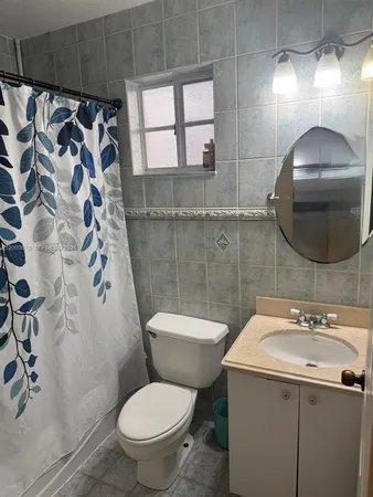 $2,300 | 6763 Northwest 182nd Street, Unit 102, Hialeah, FL 33015