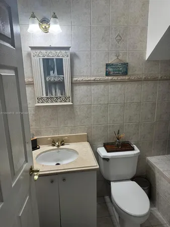 $2,300 | 6763 Northwest 182nd Street, Unit 102, Hialeah, FL 33015
