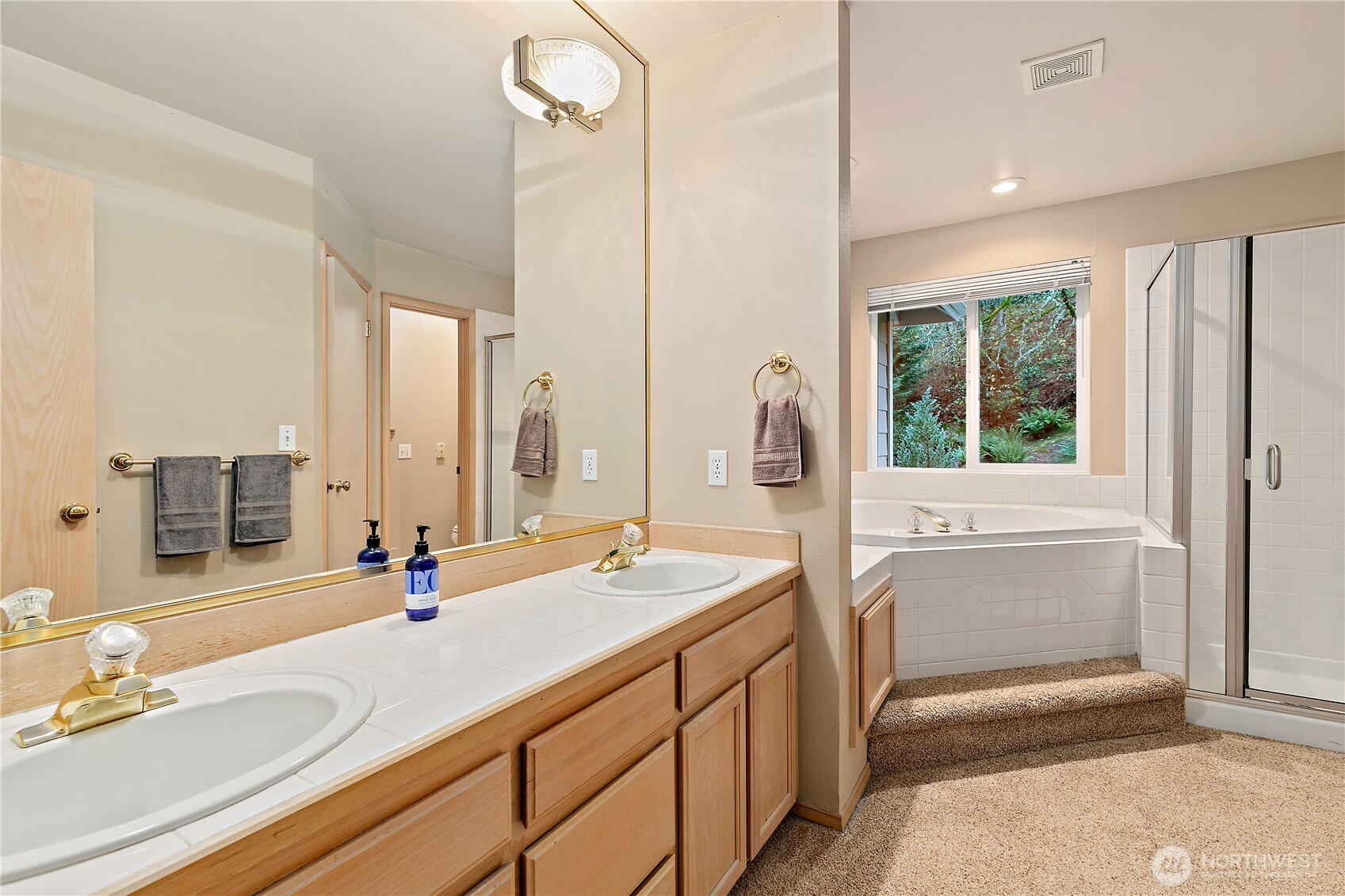 10311 Northeast 156th Place Bothell, WA 98011 - Photo 17 of 34