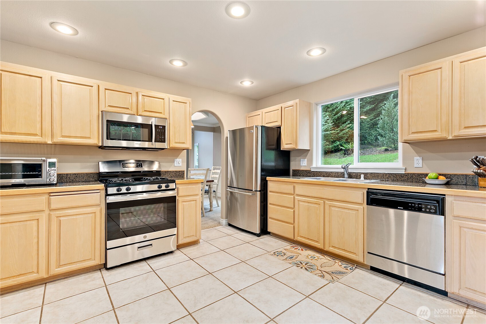 10311 Northeast 156th Place Bothell, WA 98011 - Photo 9 of 34