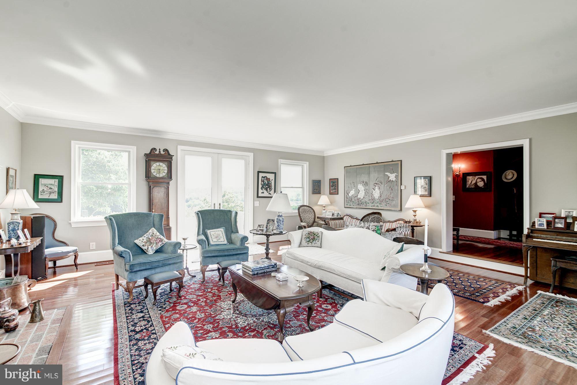 5881 Keyser Road Hume, VA 22639 - Photo 8 of 30 Living Room