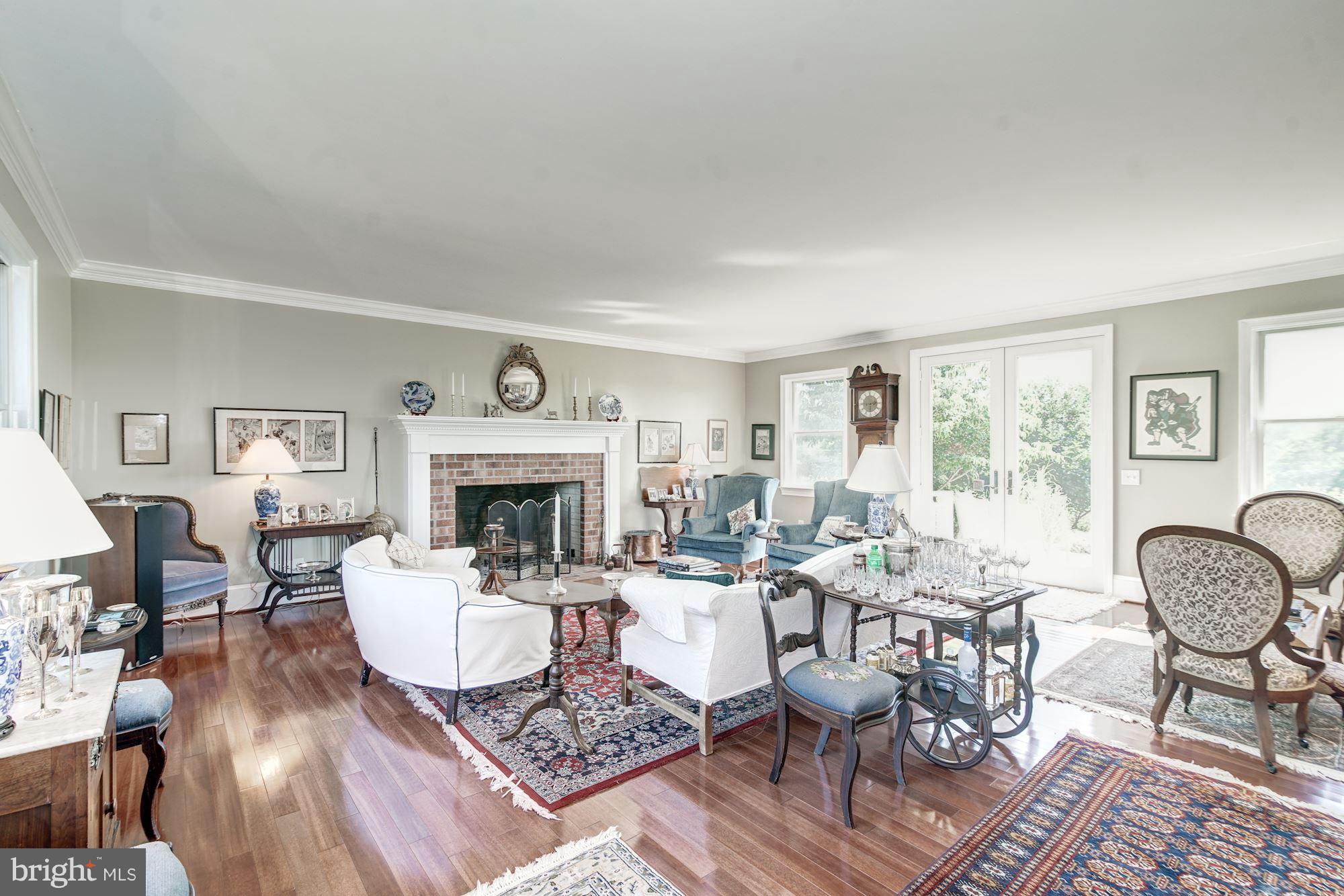 5881 Keyser Road Hume, VA 22639 - Photo 9 of 30 Living Room