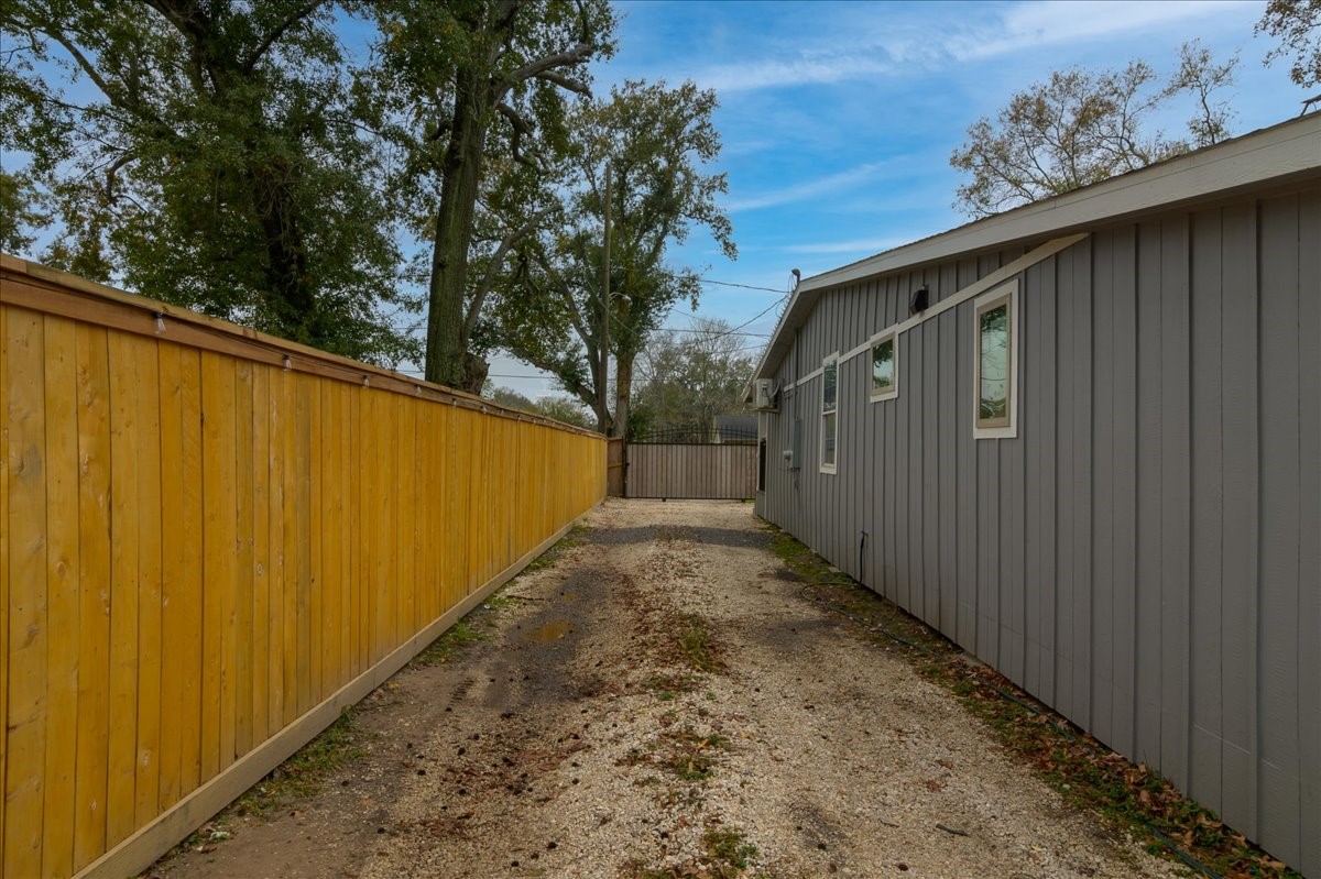 9306 Bertwood Street Houston, TX 77016 - Photo 27 of 27