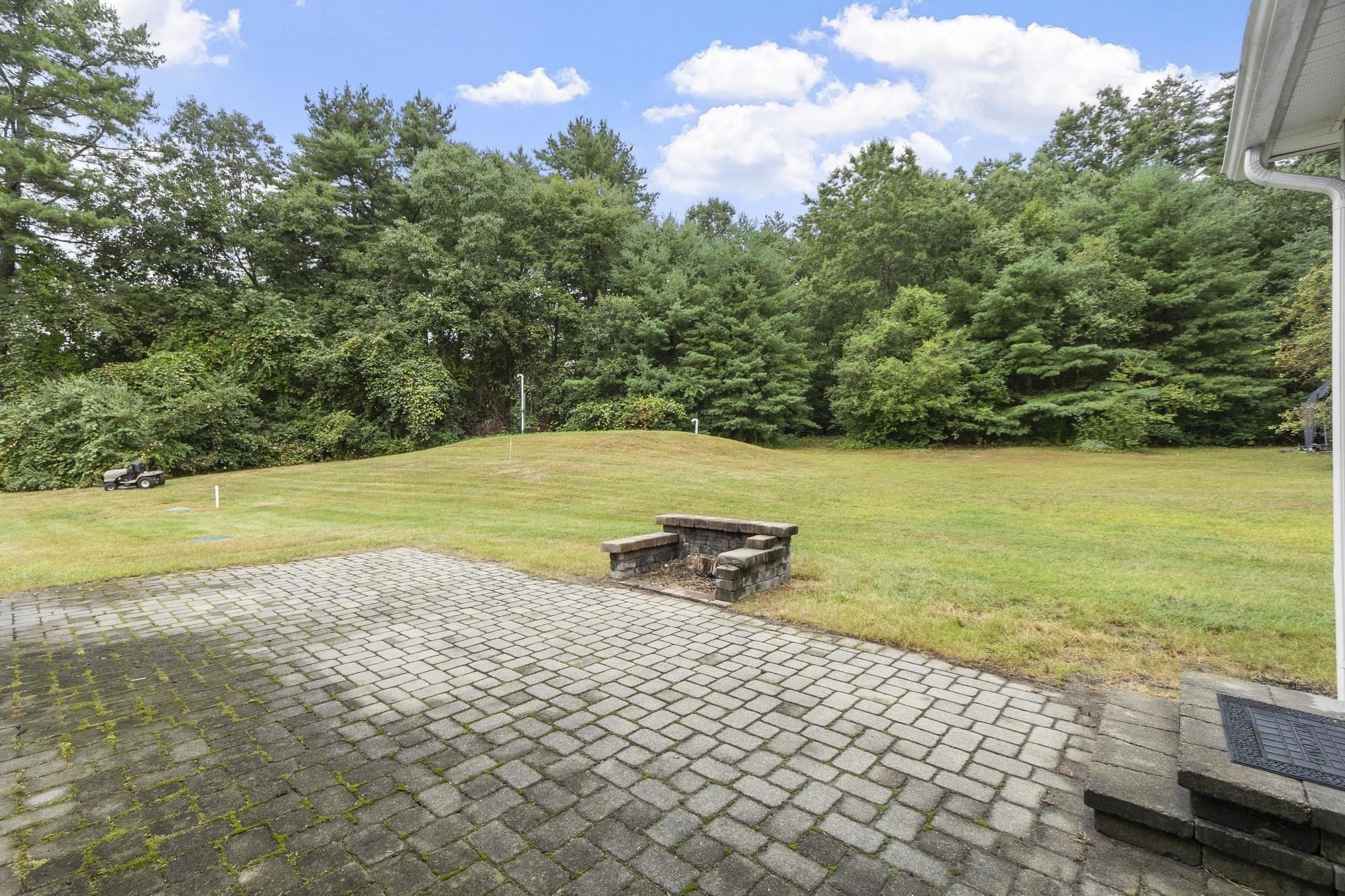 845 Bridge Street Pelham, NH 03076 - Photo 34 of 42 Gallery Image 34
