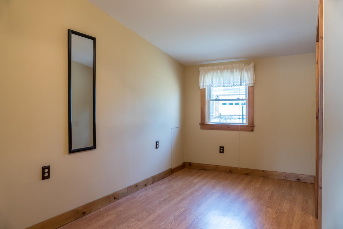 51 Inlet Point Road Raymond, ME 04071 - Photo 14 of 40 14-Bedroom1