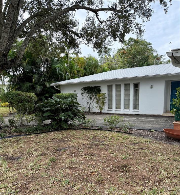 347 Burning Tree Drive Naples, FL 34105 - Photo 3 of 10