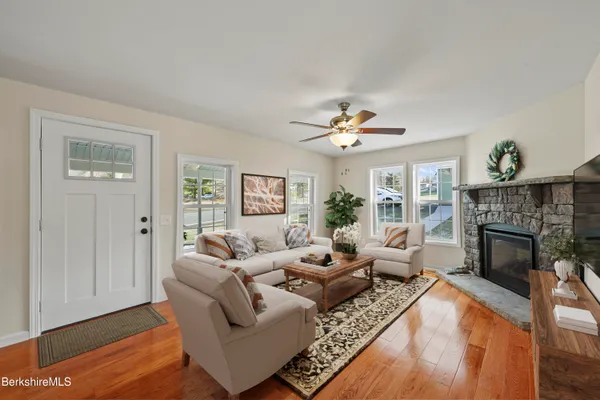 $389,000 | 1108 Highway 295, East Chatham, NY 12060