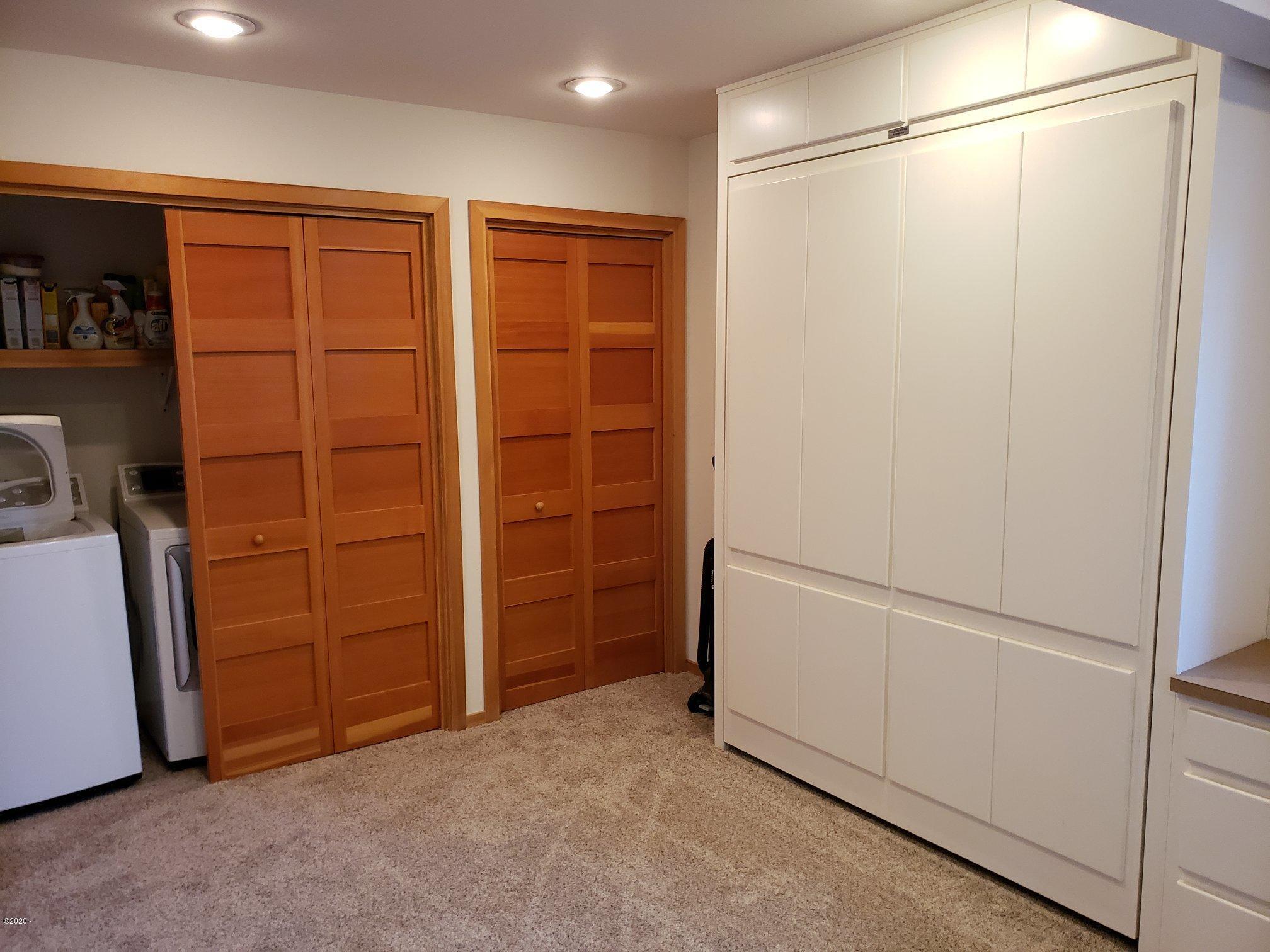 2306 Northwest Oceania Drive Waldport, OR 97394 - Photo 10 of 37 Murphy bed