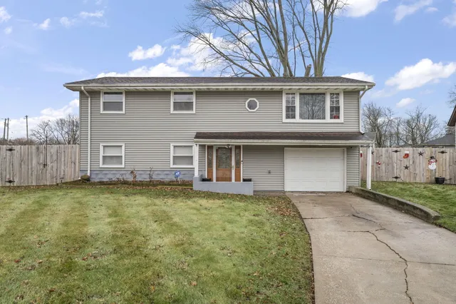 $292,500 | 919 West 69th Place, Merrillville, IN 46410