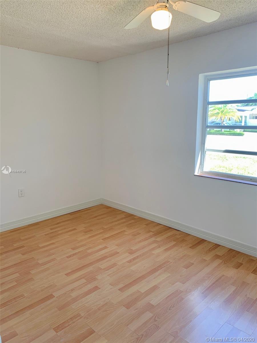 7515 Southwest 29th Street Miami, FL 33155 - Photo 15 of 23