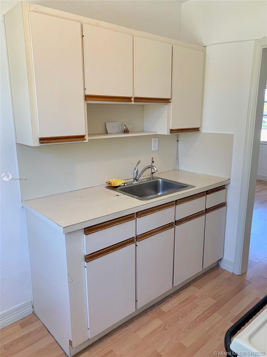 7515 Southwest 29th Street Miami, FL 33155 - Photo 8 of 23
