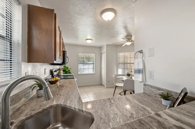 $294,500 | 408 Moss Hill Lane, Euless, TX 76039