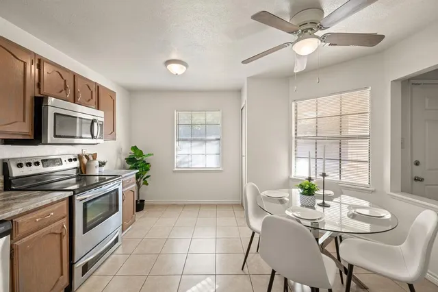 $294,500 | 408 Moss Hill Lane, Euless, TX 76039