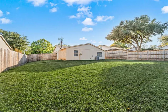 $294,500 | 408 Moss Hill Lane, Euless, TX 76039