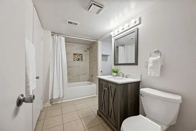 $294,500 | 408 Moss Hill Lane, Euless, TX 76039