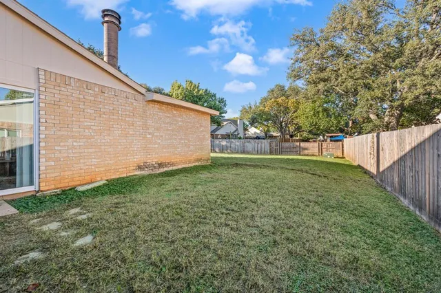 $294,500 | 408 Moss Hill Lane, Euless, TX 76039