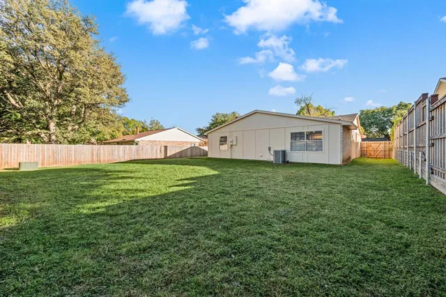 $294,500 | 408 Moss Hill Lane, Euless, TX 76039