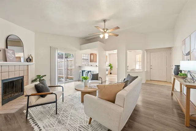 $294,500 | 408 Moss Hill Lane, Euless, TX 76039