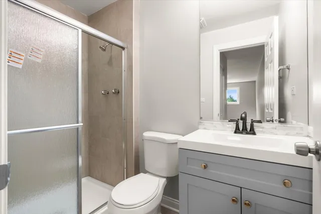 $2,990 | 1702 North Drury Lane, Arlington Heights, IL 60004