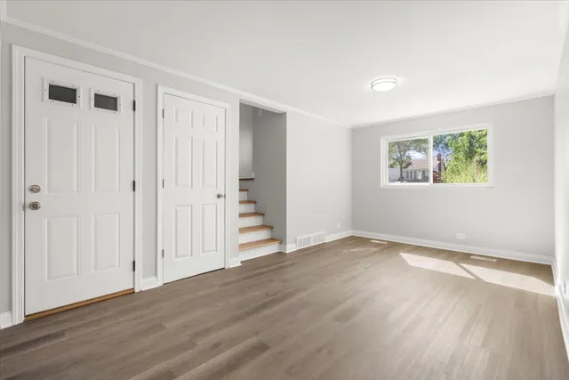 $2,990 | 1702 North Drury Lane, Arlington Heights, IL 60004