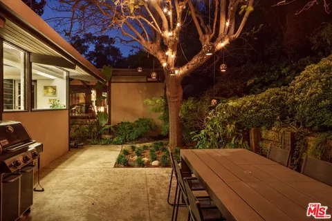 $2,748,888 | 1966 Lucile Avenue, Los Angeles, CA 90039