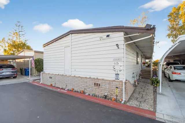 a view of parking area