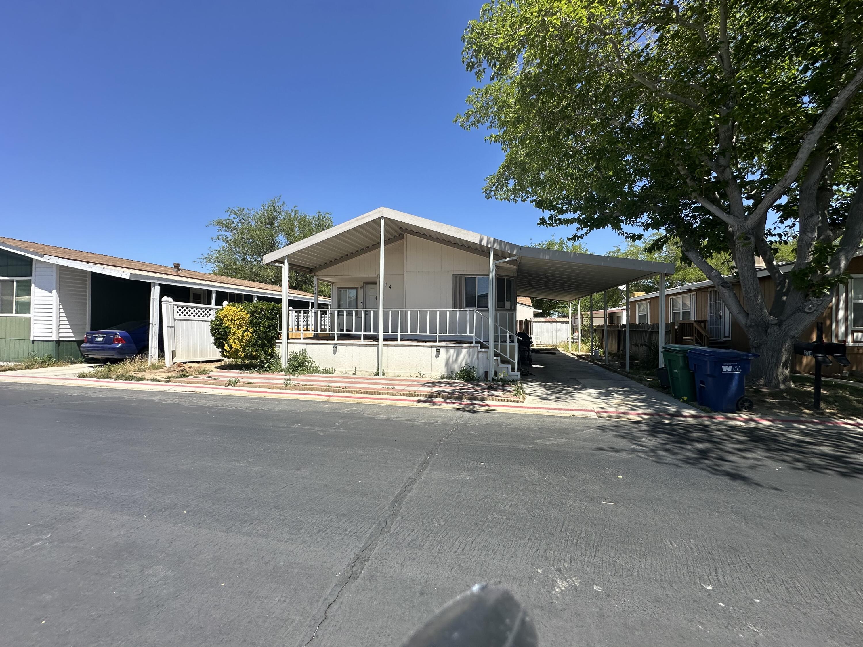 3524 Avenue R Palmdale, CA 93550 - Photo 3 of 4 a view of a house with a street