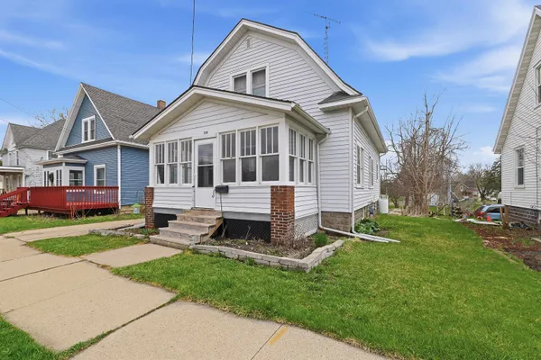 $189,900 | 338 North Ludington Street, Columbus, WI 53925