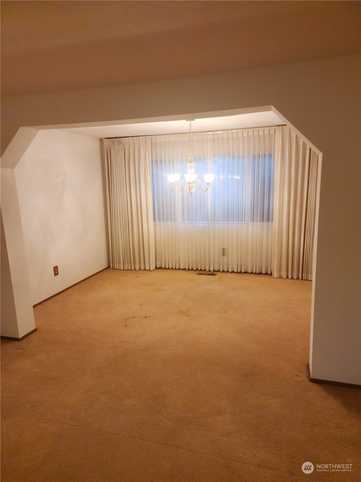 18302 151st Court Southeast Renton, WA 98058 - Photo 3 of 9 Gallery Image 3
