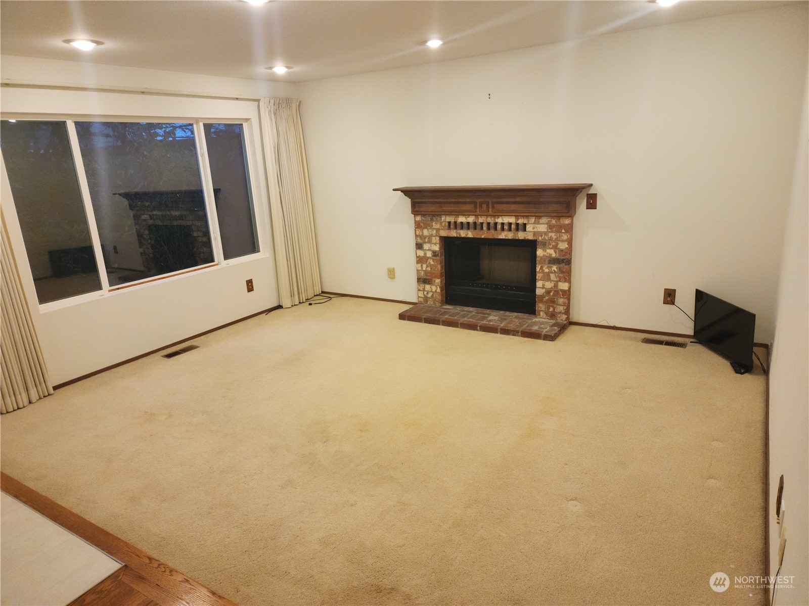 18302 151st Court Southeast Renton, WA 98058 - Photo 7 of 9 Gallery Image 7