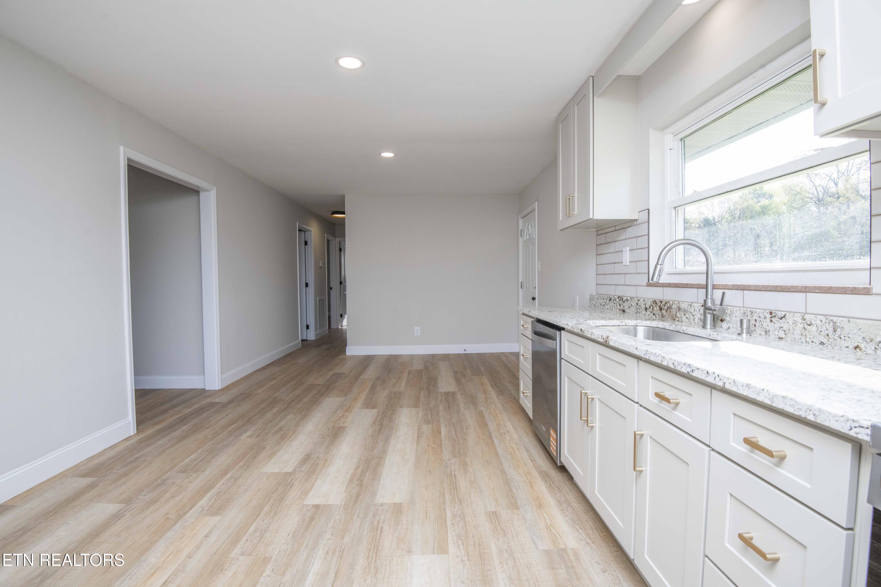 10732 Richland Road Mascot, TN 37806 - Photo 12 of 59 kitchen 1_1